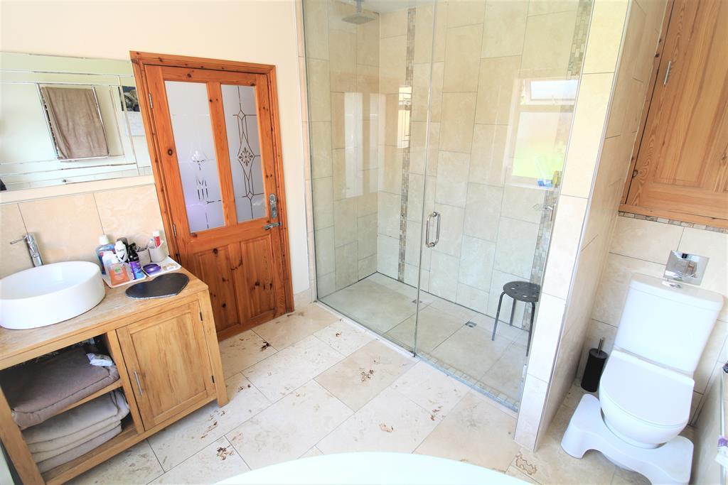 En Suite Bathroom
