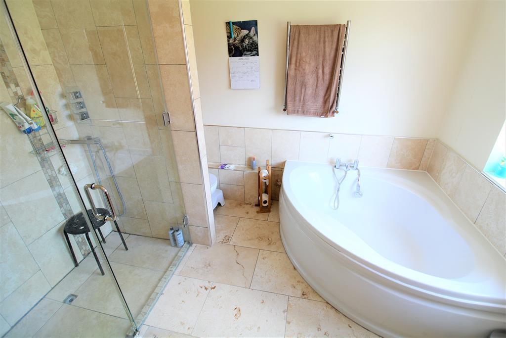 En Suite Bathroom View 2