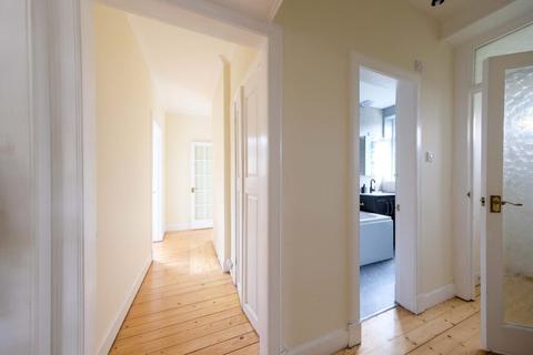 11 Broomside Terrace, Edinburgh, EH12 7LZ