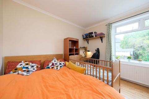 11 Broomside Terrace, Edinburgh, EH12 7LZ