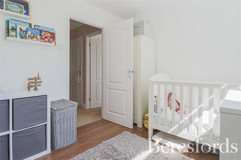 7 Hurstlands Close, Hornchurch, RM11 1PL
