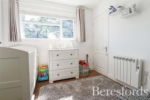 7 Hurstlands Close, Hornchurch, RM11 1PL