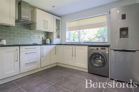 7 Hurstlands Close, Hornchurch, RM11 1PL