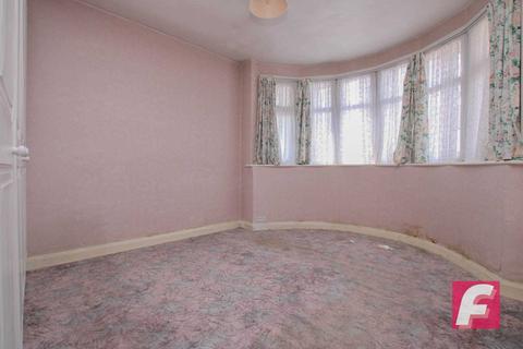 2 bedroom semi-detached house for sale - Douglas Avenue, Watford