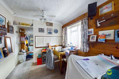 15 Barry Avenue, Bexleyheath, DA7 5LJ