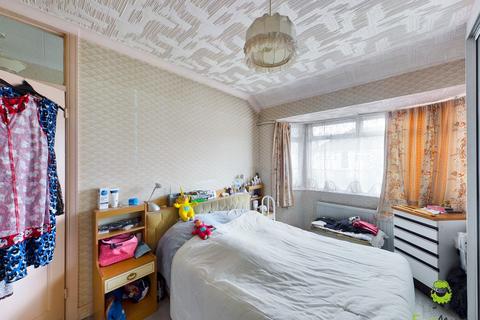 15 Barry Avenue, Bexleyheath, DA7 5LJ