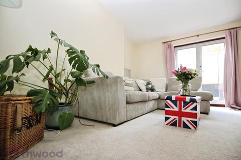 3 bedroom semi-detached house to rent, Suffield Road, High Wycombe, HP11