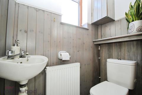 3 bedroom semi-detached house to rent, Suffield Road, High Wycombe, HP11