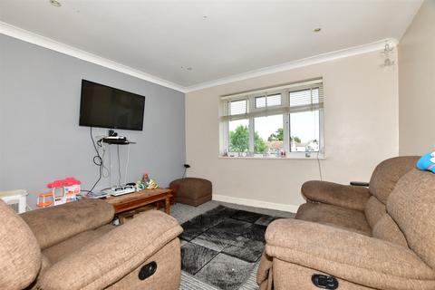 3 bedroom flat for sale - Chapel Road, Snodland, Kent