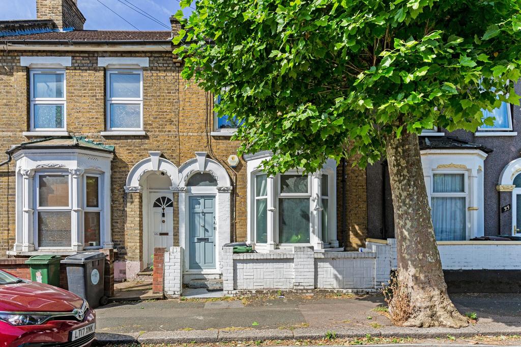 Steele Road, Leytonstone, E11 1 bed flat £1,250 pcm (£288 pw)