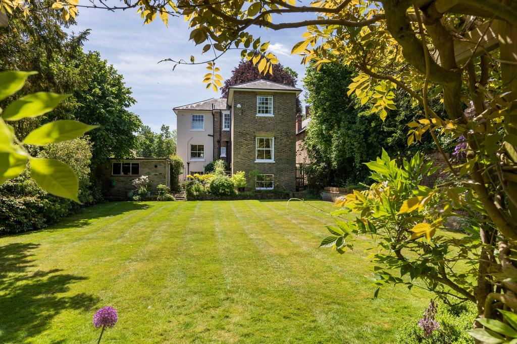Castle Hill Terrace, Maidenhead 4 bed detached house £1,850,000