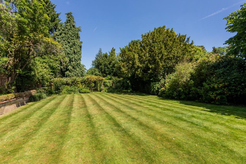 Castle Hill Terrace, Maidenhead 4 bed detached house £1,850,000
