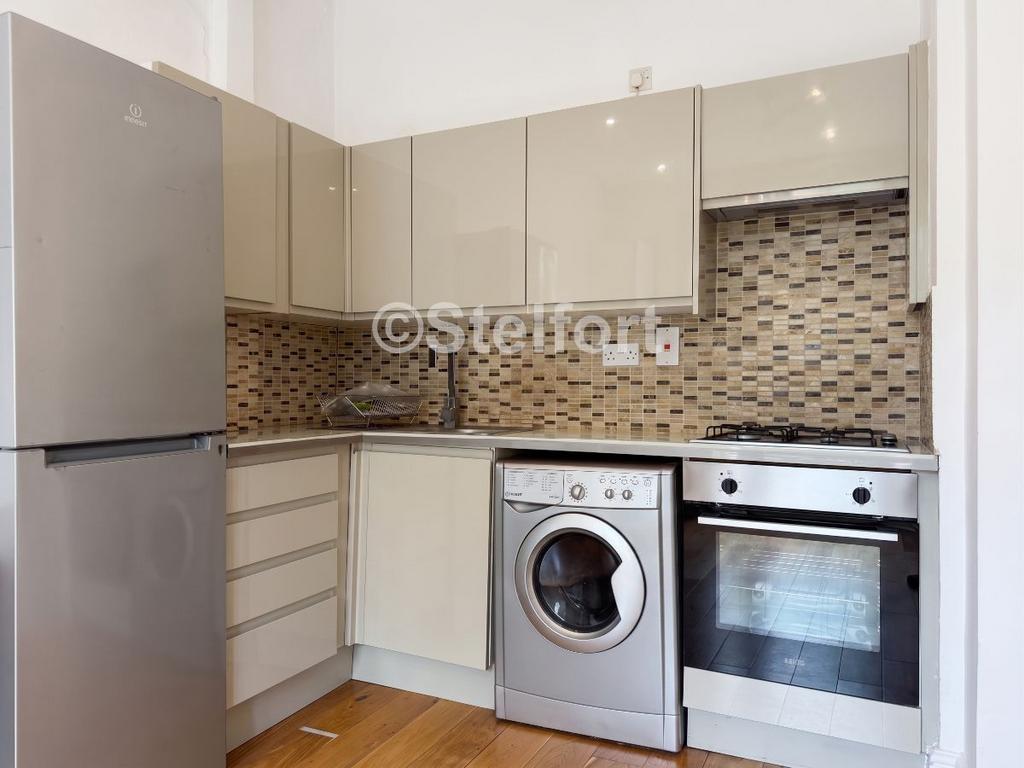 Apartment in London - View 3