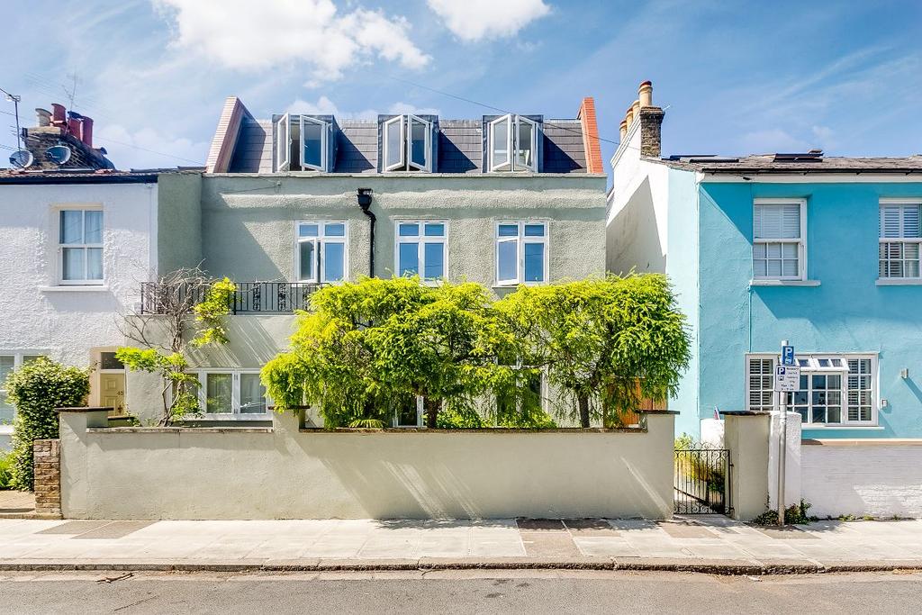 Westfields Avenue, Barnes, SW13 6 bed terraced house £9,000 pcm (£