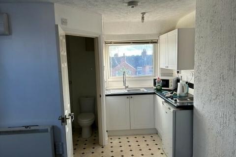 Studio to rent, REF: 10922 | 63 Harlestone Road Northampton