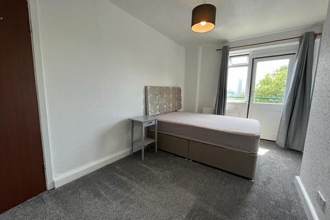 2 bedroom flat to rent, Kielder Square, Salford, M5 4UW