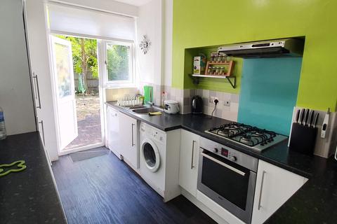 3 Priory Close, Beckenham, BR3 4DH