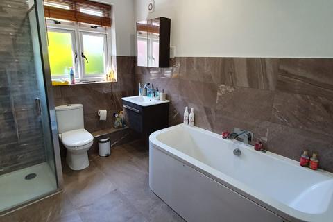 3 Priory Close, Beckenham, BR3 4DH