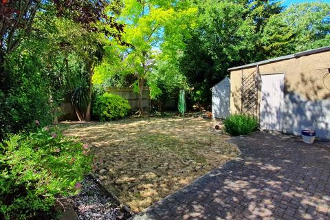 3 Priory Close, Beckenham, BR3 4DH