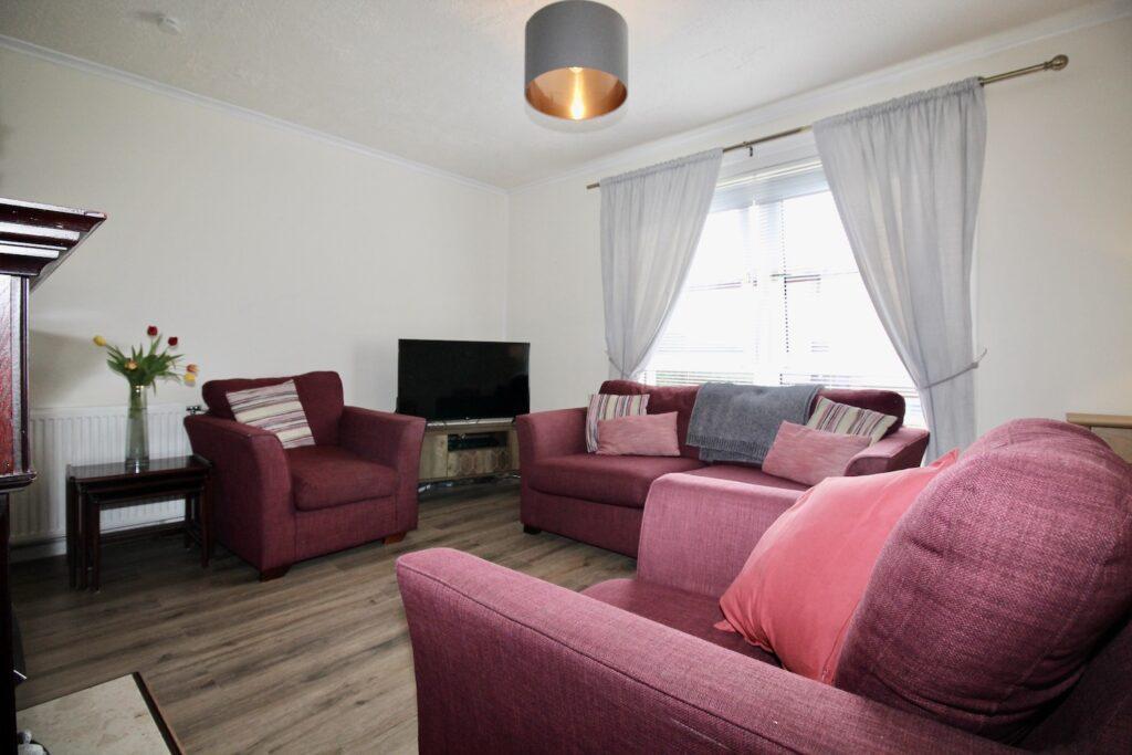 Ronaldsay Street, Milton Glasgow G22 7AP 3 bed terraced house £105,000