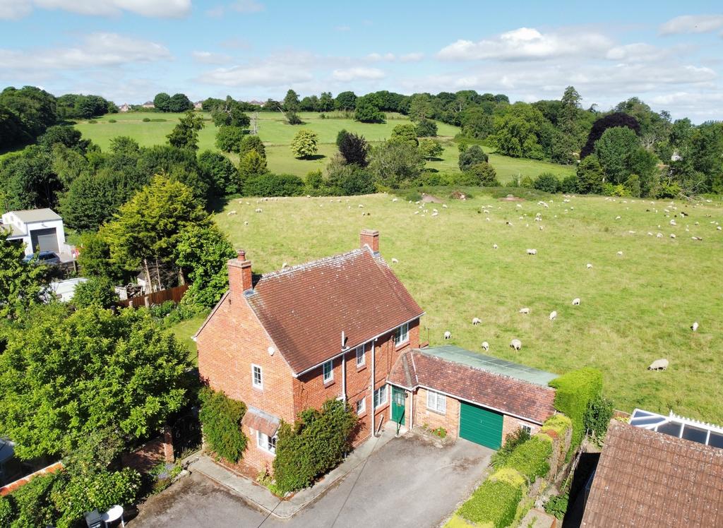 Bayford, Somerset, BA9 3 bed detached house for sale £435,000
