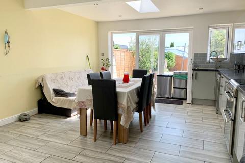 35 Thornton Road, Northampton, NN2 6LS
