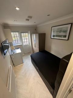 Studio to rent, Yoxley Drive Room 3 Ilford IG2 6PX