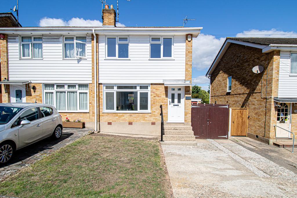 Little Hays, Leighonsea, SS9 3 bed semidetached house for sale £