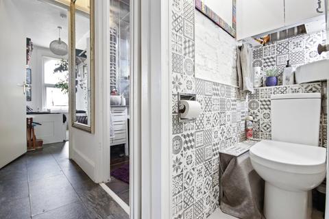 32d Wellington Gardens, London, SE7 7PH