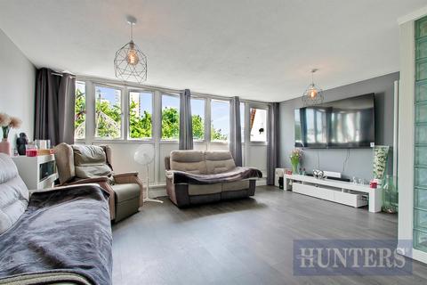 2 Perran Walk, Brentford, TW8 0LT