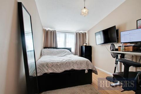 2 Perran Walk, Brentford, TW8 0LT