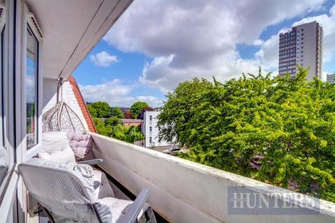 2 Perran Walk, Brentford, TW8 0LT