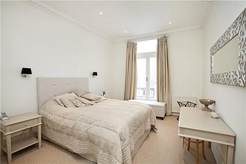 3 bedroom apartment to rent, Stuart Court, Richmond Hill, Richmond, Surrey, TW10