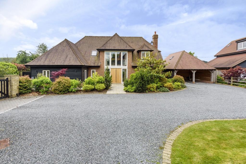 Storrington superb detached home 4 bed detached house for sale £