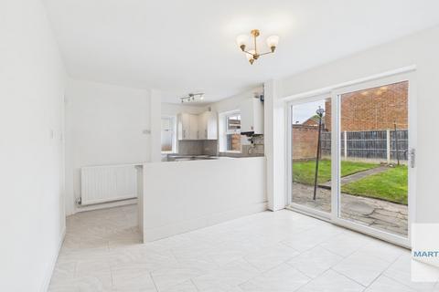 3 bedroom end of terrace house to rent, Jefferson Close, West Bromwich