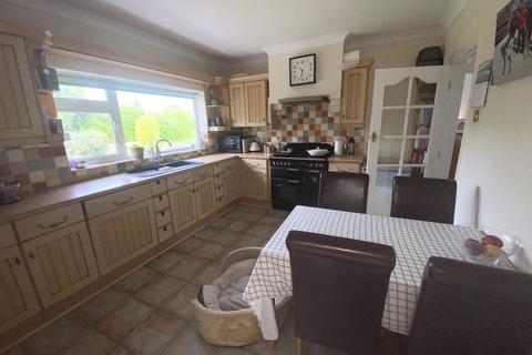 5 Meadow Close, Sutton Coldfield, B74 3JE