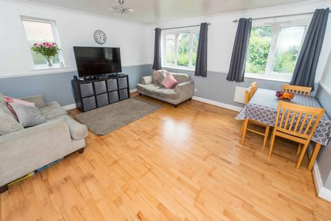 2 bedroom ground floor flat for sale - Mullards Close, Hackbridge