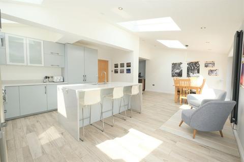 37 Warren Road, Orpington, BR6 6JF