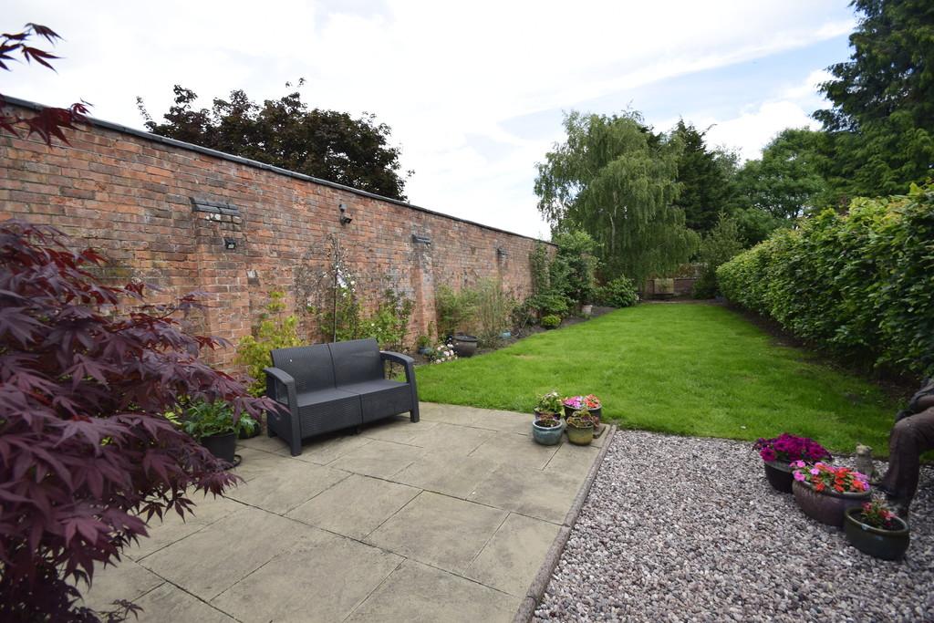 Moreton Street, Prees 3 bed detached house £390,000