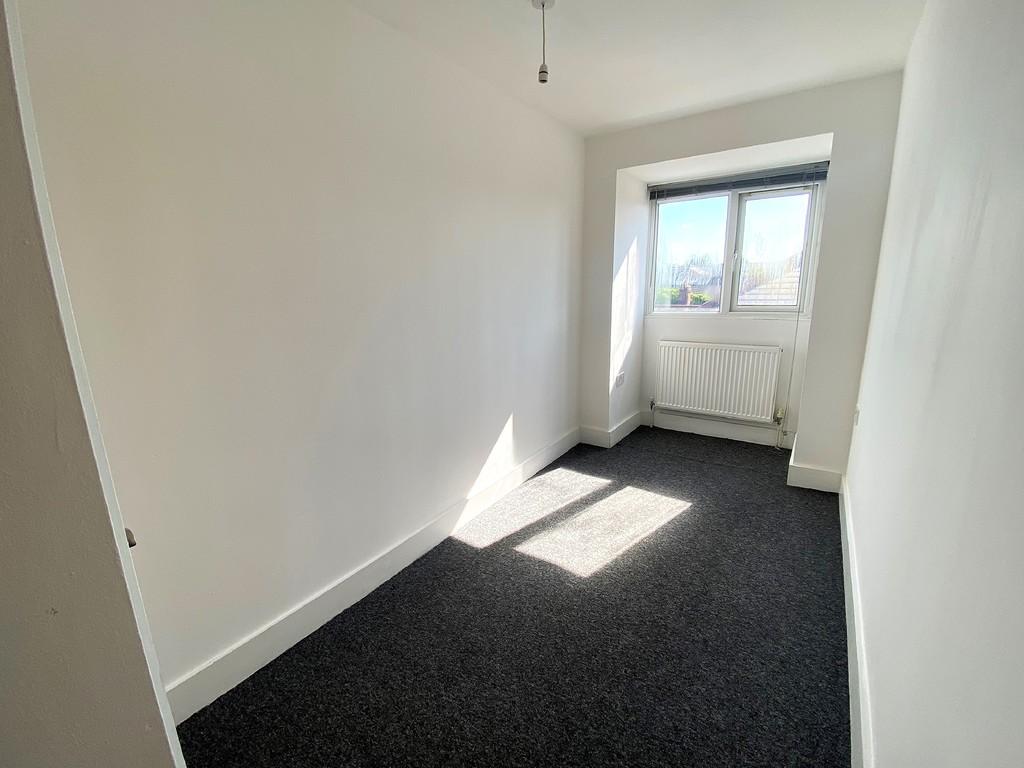 Havant Road, Drayton, Portsmouth 2 bed apartment £800 pcm (£185 pw)