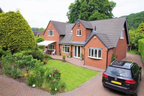 5 bedroom detached house for sale, Station Road, Alton