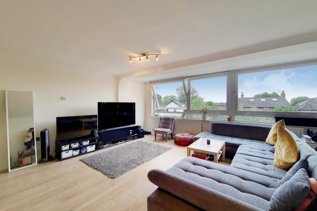 Fortis Green East Finchley N2 3 bed duplex for sale £700,000