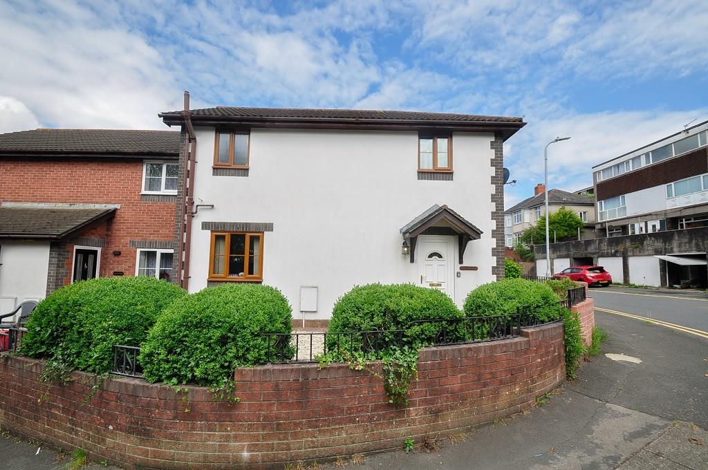 Oaktree Court, East Grove Road 3 bed semidetached house for sale £