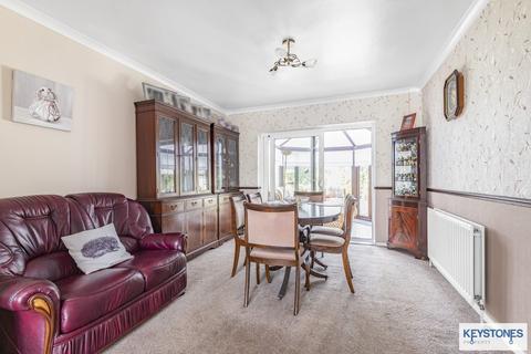 189 Clockhouse Lane, Romford, RM5 2TL