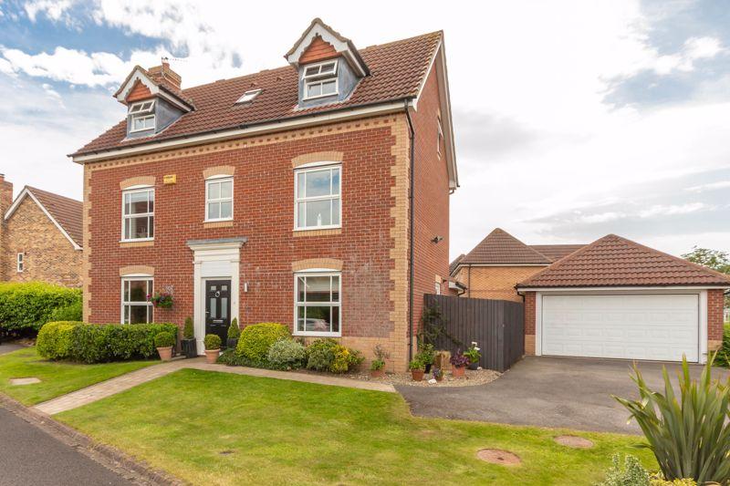 Shawbrow Close, Haydon Grange... 5 bed detached house £525,000