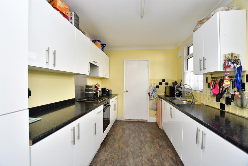 Milner Road, Gillingham, Kent 3 bed terraced house £290,000