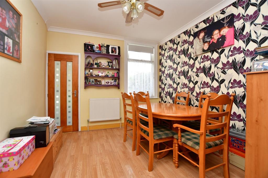 Milner Road, Gillingham, Kent 3 bed terraced house £290,000