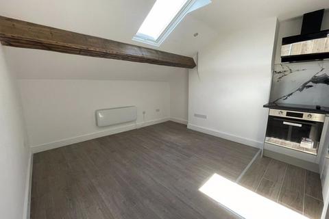 undefined, 2 Bed Flat, High Street, L15