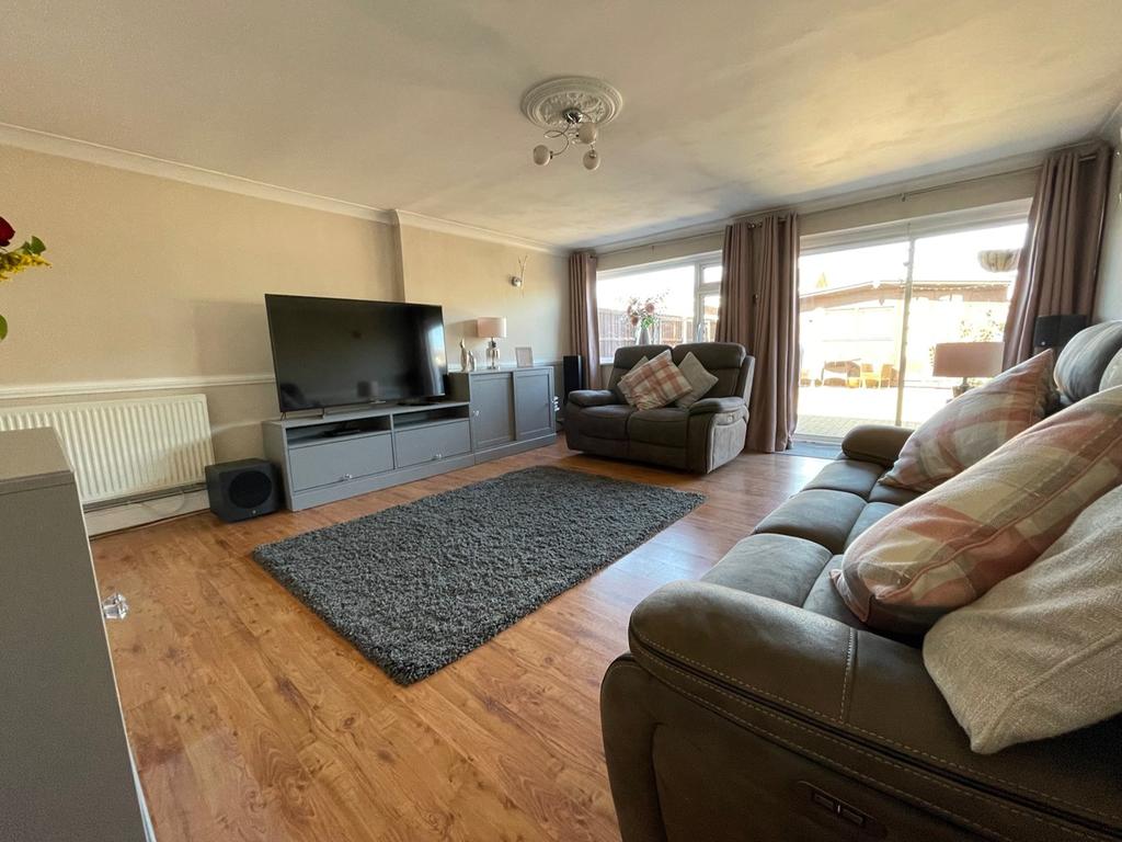 Morley Hill, StanfordleHope, SS17 3 bed terraced house £385,000
