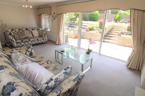 8 Shelley Close, Banstead, SM7 1EE